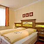 Cella Historic Boutique ホテル 4*