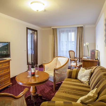 Cella Historic Boutique Целль-ам-Зеє