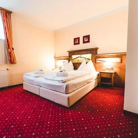 Cella Historic Boutique 4* Τσελ αμ Ζέε