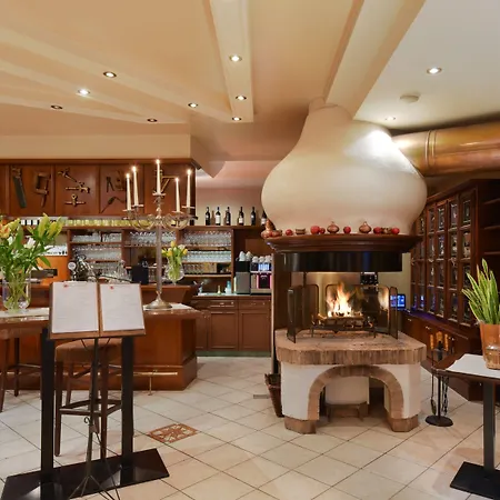 Cella Historic Boutique Ξενοδοχείο Τσελ αμ Ζέε